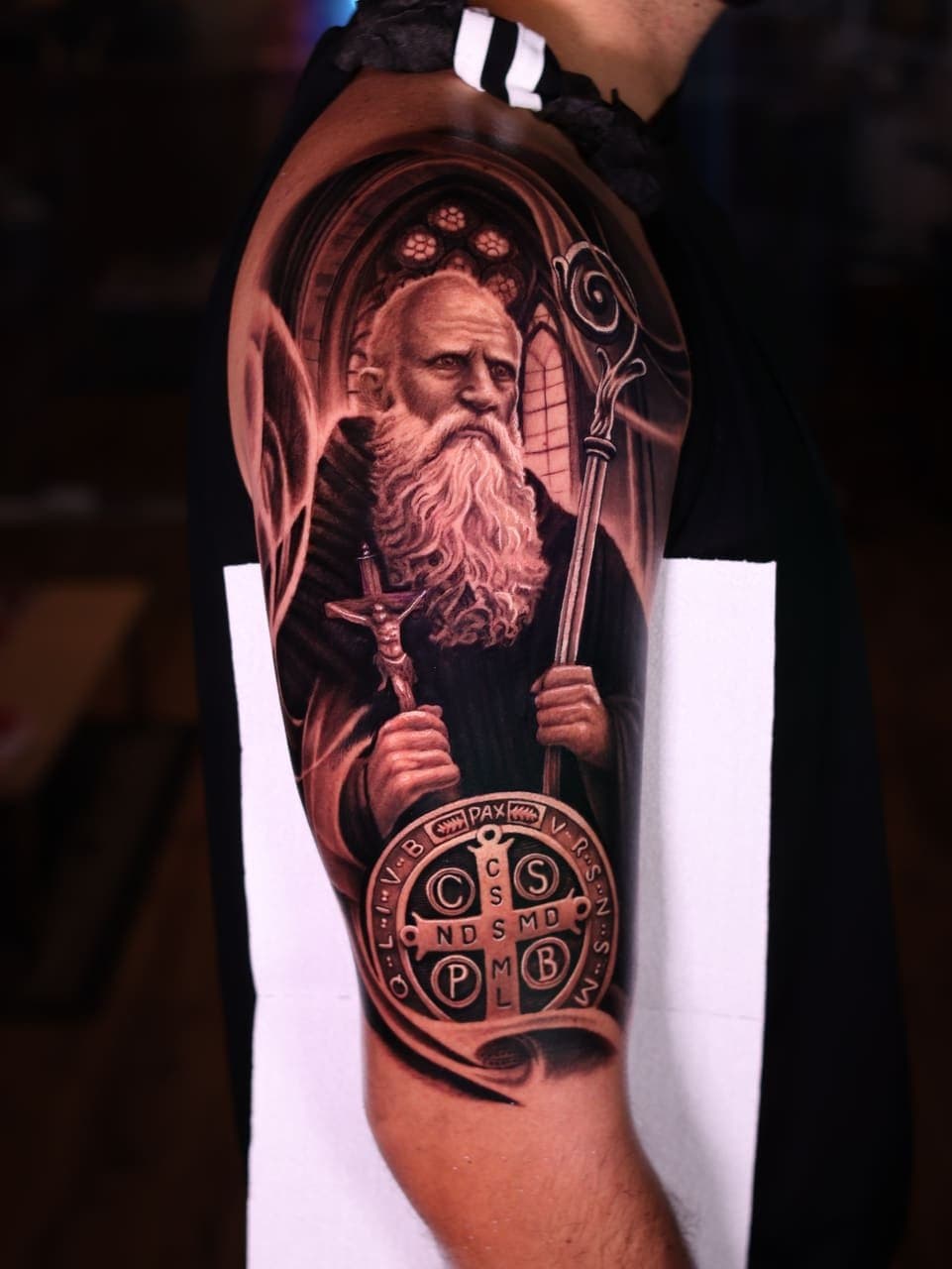 Tatuagem realismo contemporâneo por Guilherme Salles — Rio de Janeiro